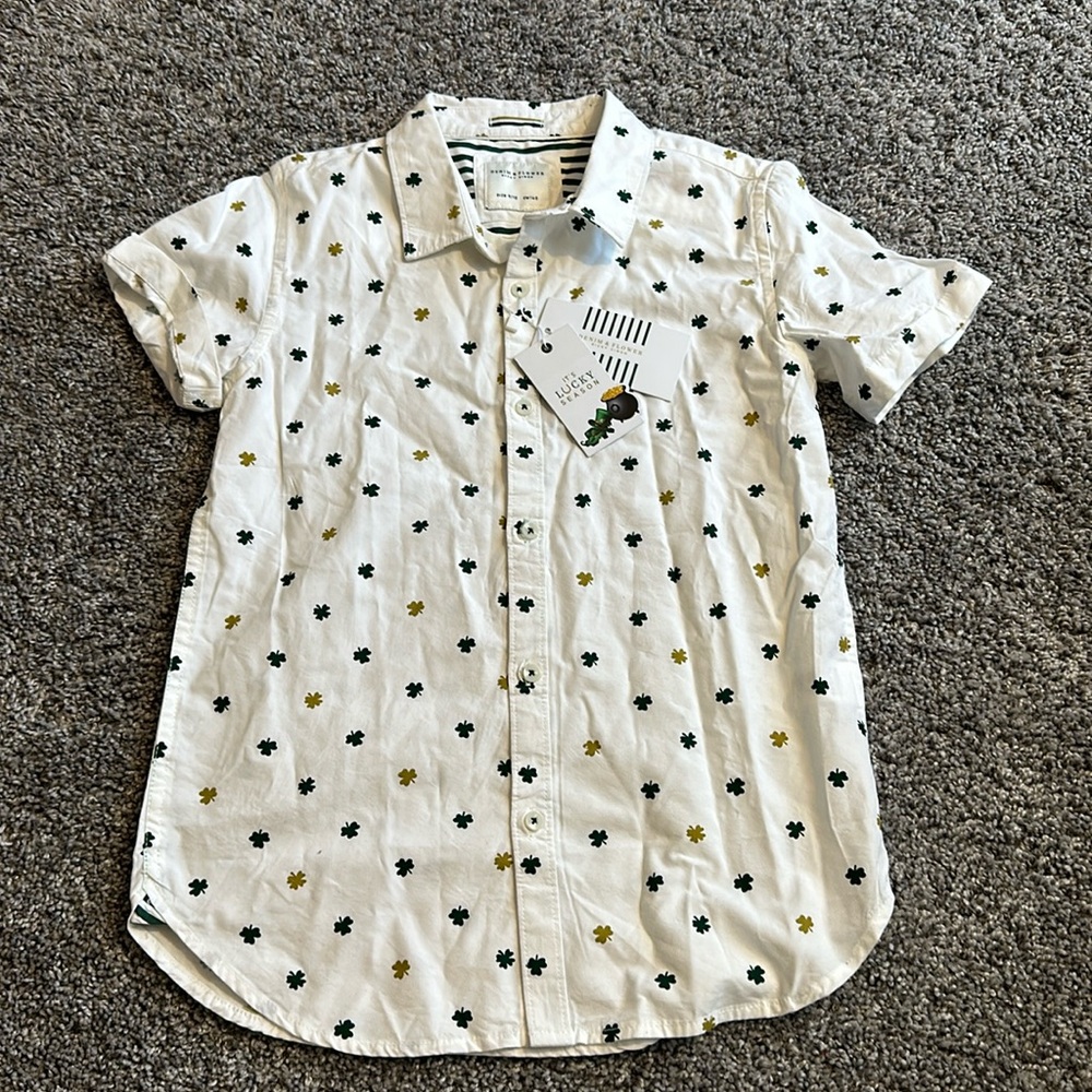 Denim & Flower Shamrock Clover St Patrick’s Day Button Down Short Sleeve Shirt